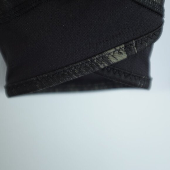 Lululemon Fresh Mesh Run Crop Wind Chill Fatigue Green Black Black capri - Picture 4 of 13
